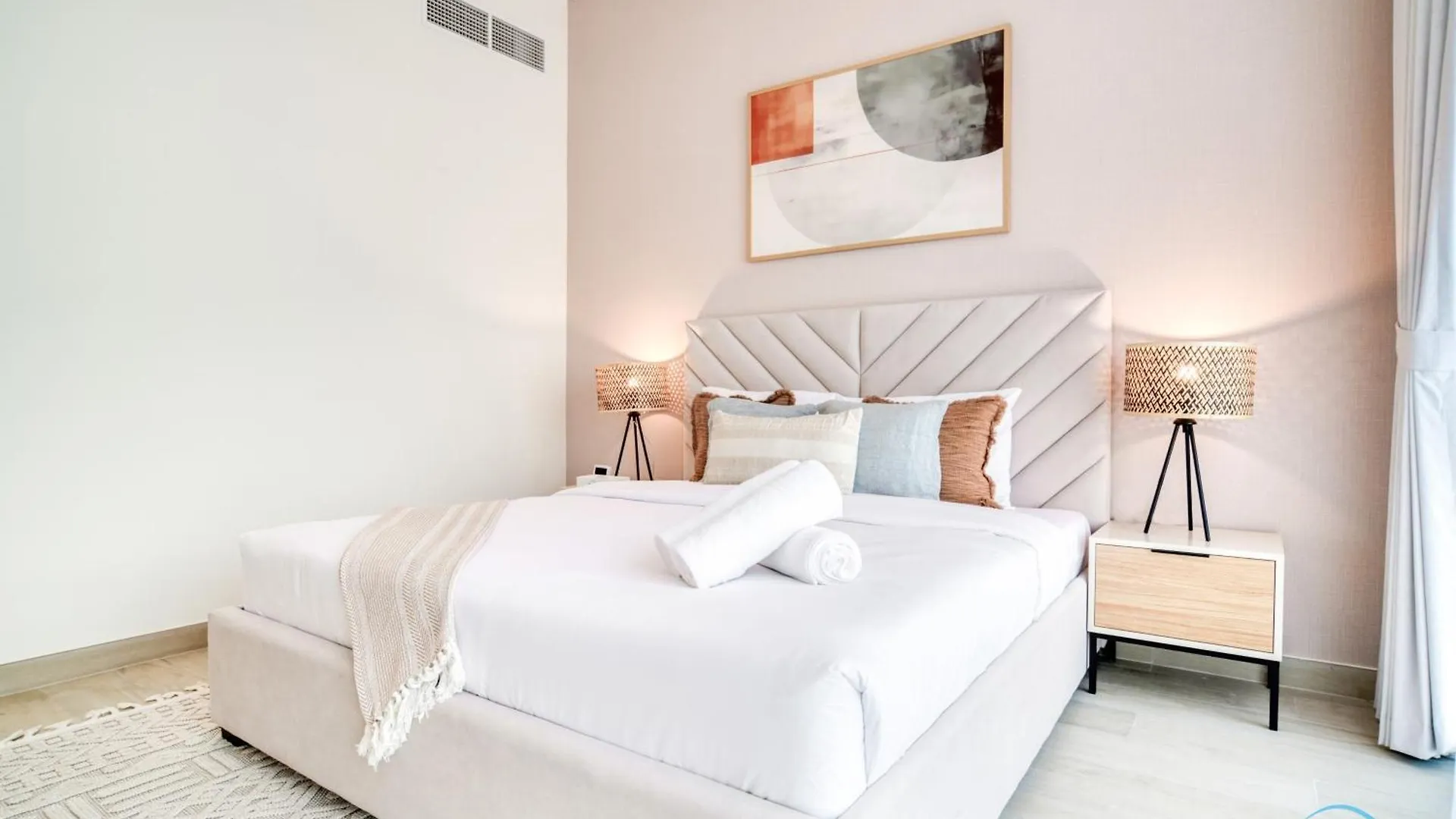 Apartment Decent 1Br At Azizi Riviera 17, Al Merkadh By Deluxe Holiday Homes Dubai