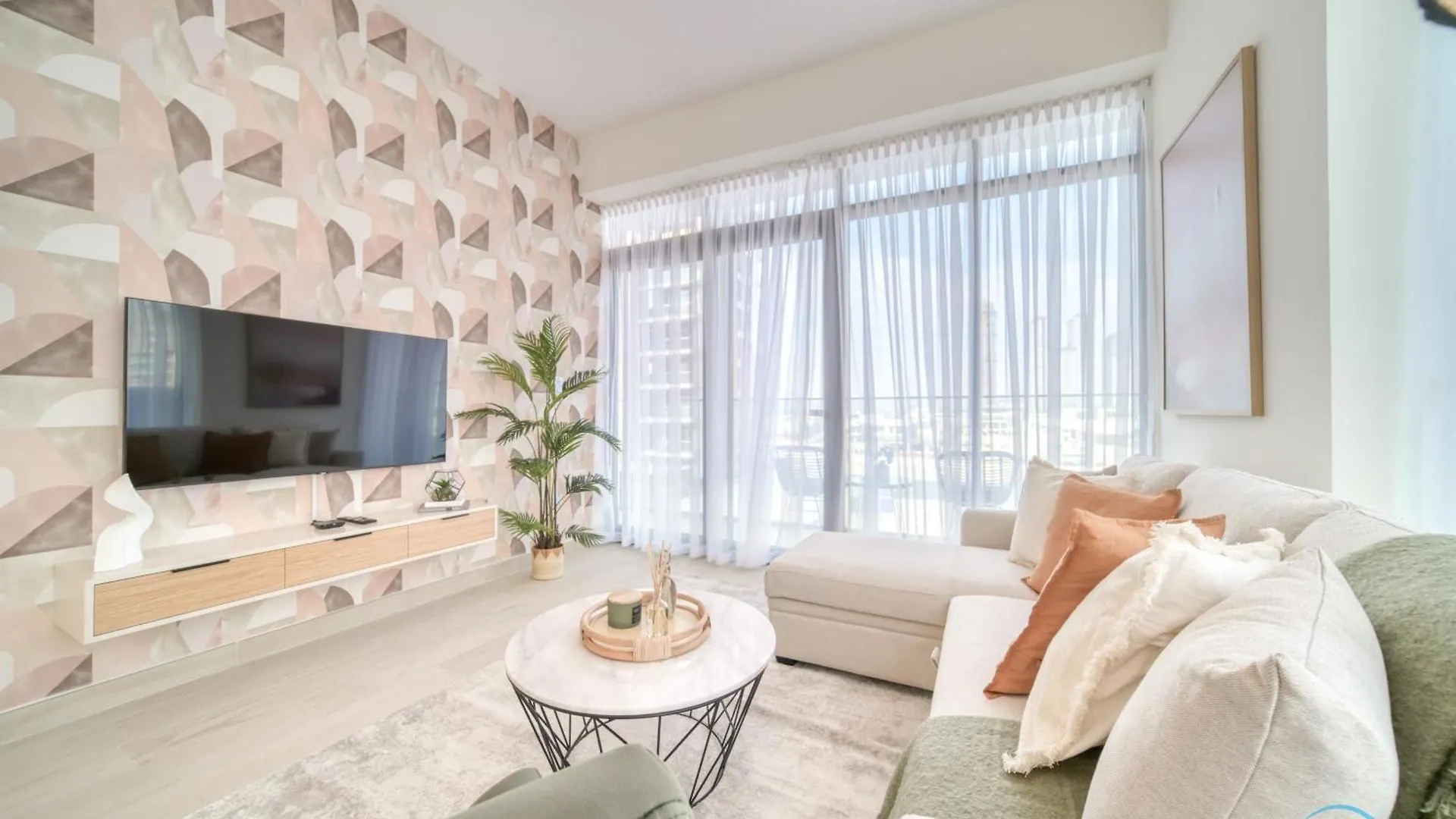 Decent 1Br At Azizi Riviera 17, Al Merkadh By Deluxe Holiday Homes Dubai 0*,  United Arab Emirates