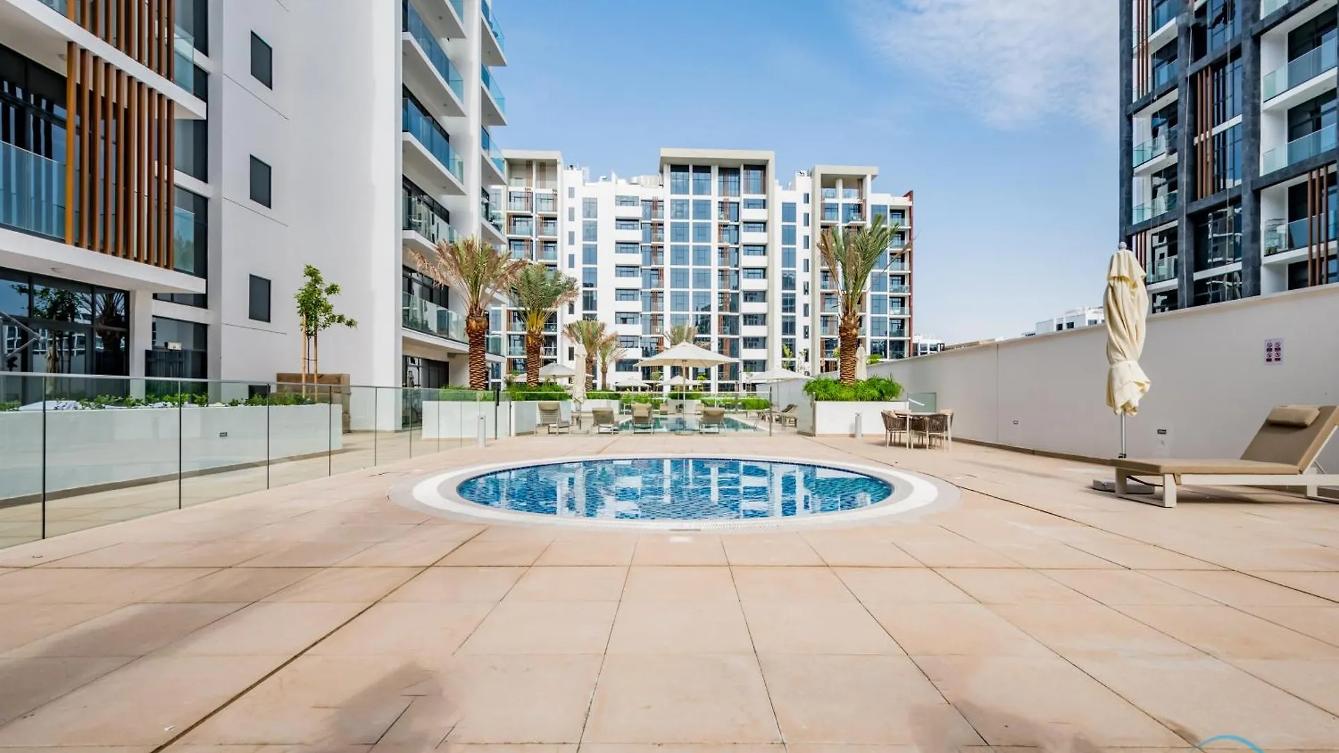 Decent 1Br At Azizi Riviera 17, Al Merkadh By Deluxe Holiday Homes Dubai Apartment