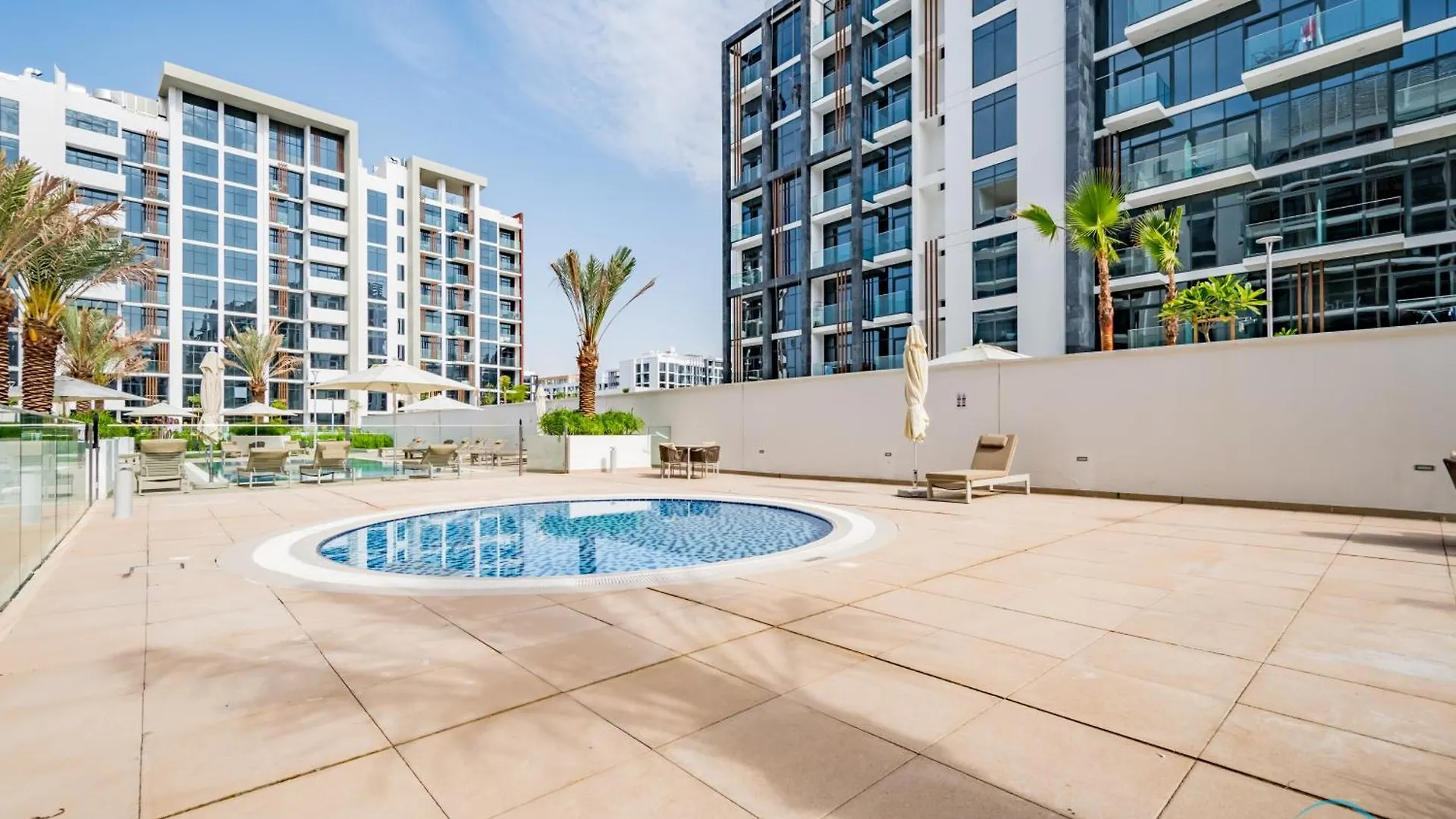 Decent 1Br At Azizi Riviera 17, Al Merkadh By Deluxe Holiday Homes Dubai Apartment